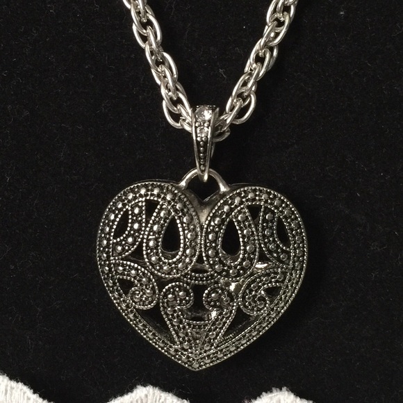 MoonBunnies Jewelry - 💙 Elegant 💙16" Marcasite Heart Pendant 💙
